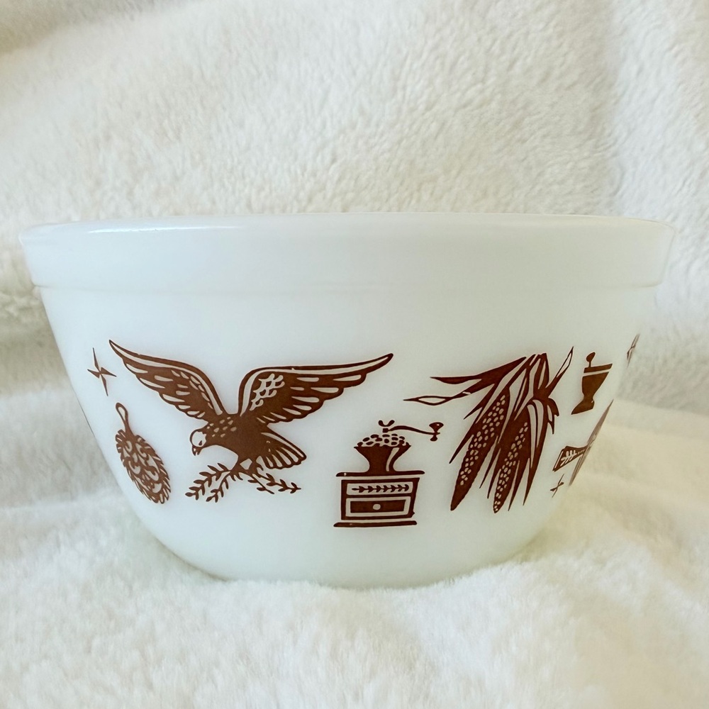Pyrex Early American 401 1.5 Pint Mixing Bowl - Vintage - 60s - 70s